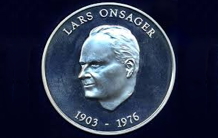 Vladimir P. Mineev reçoit le prix Lars Onsager 2014 (Société américaine de physique) avec Grigory E. Volovik (Univ. Aalto)